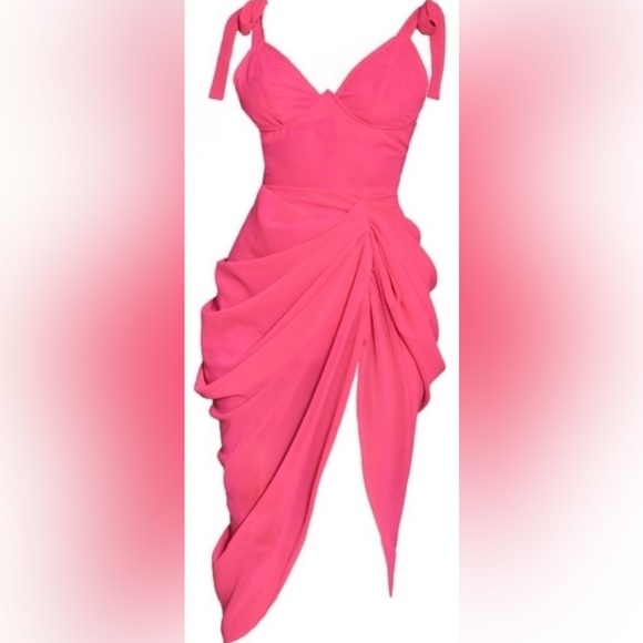 PrettyLittleThing Plus Sized pink dress - Picture 2 of 2